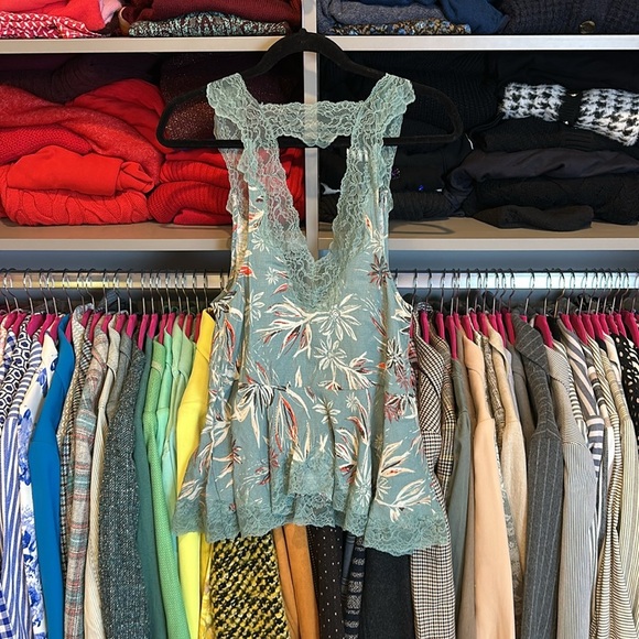 Intimately Free People sage blue floral print sleeveless lace detail top size XS - Picture 3 of 3